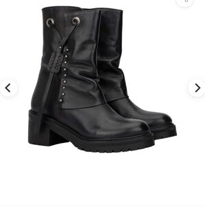 EUC Vintage Foundry Madeline Boots